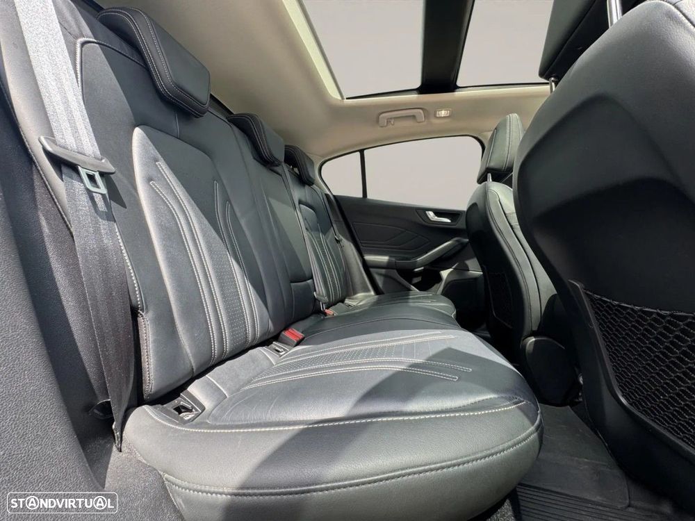 Ford Focus 1.5 EcoBoost Vignale — fotografia 18