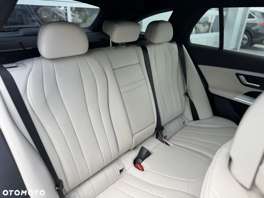 Mercedes-Benz Klasa E 220 d 4Matic 9G-TRONIC - 13