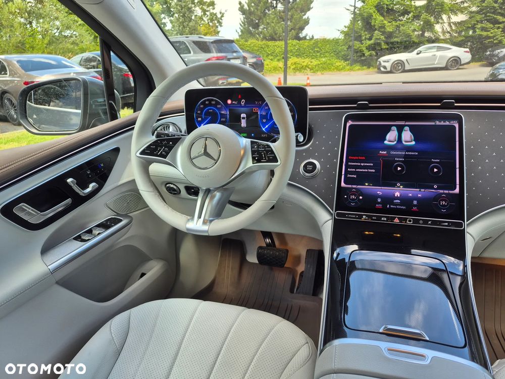 Mercedes-Benz EQE 350 4MATIC - 24