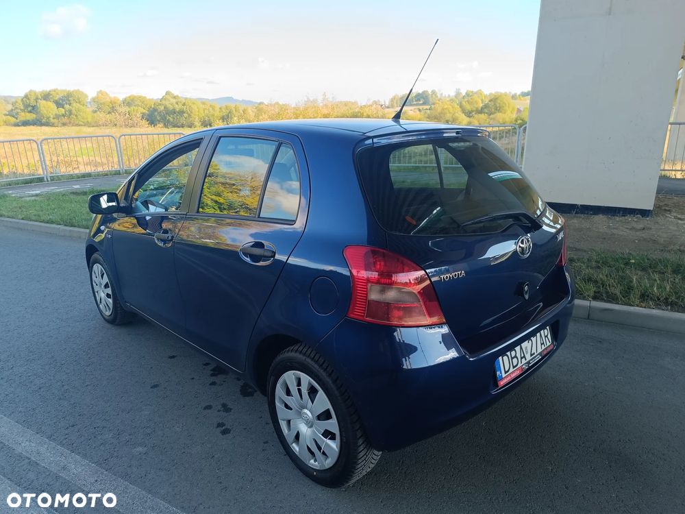 Toyota Yaris - 4
