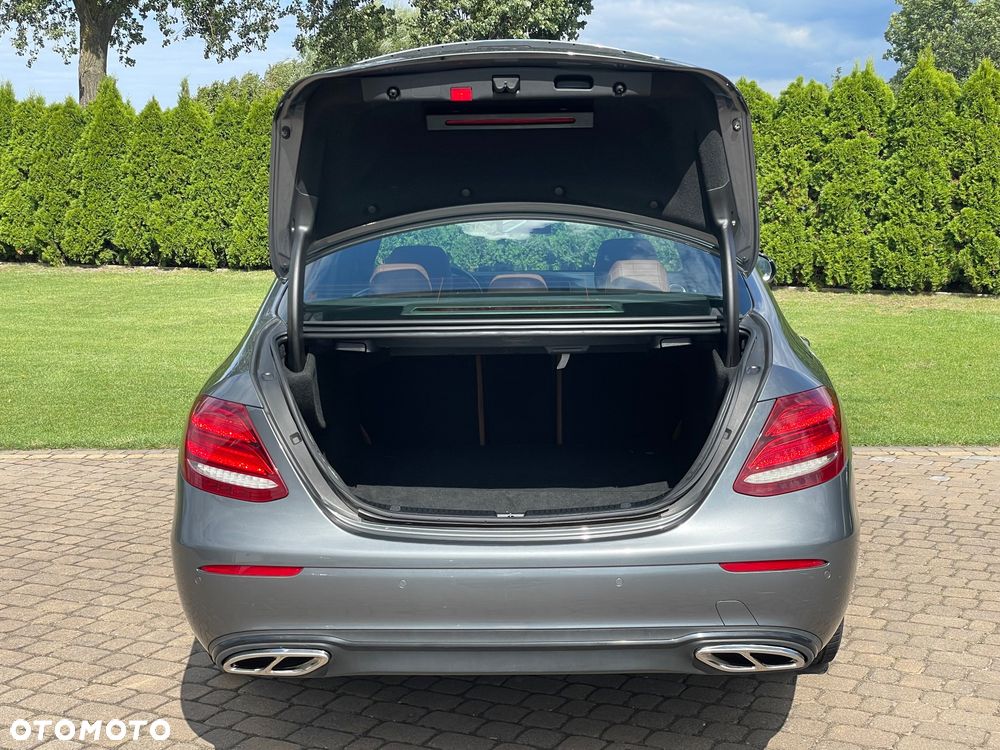 Mercedes-Benz Klasa E 200 4Matic 9G-TRONIC - 13