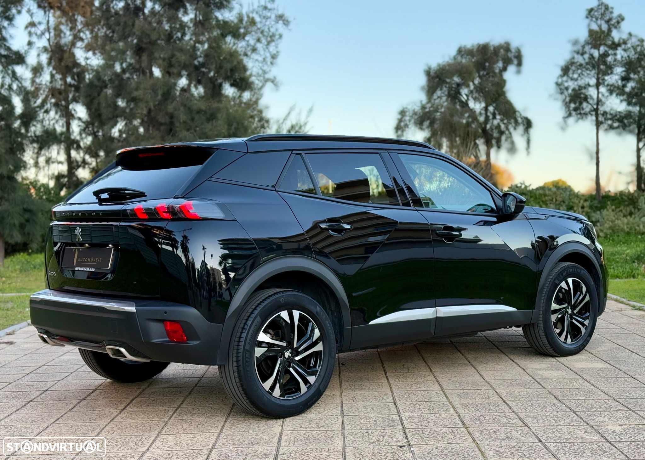 Peugeot 2008 1.2 PureTech Active Pack - 3