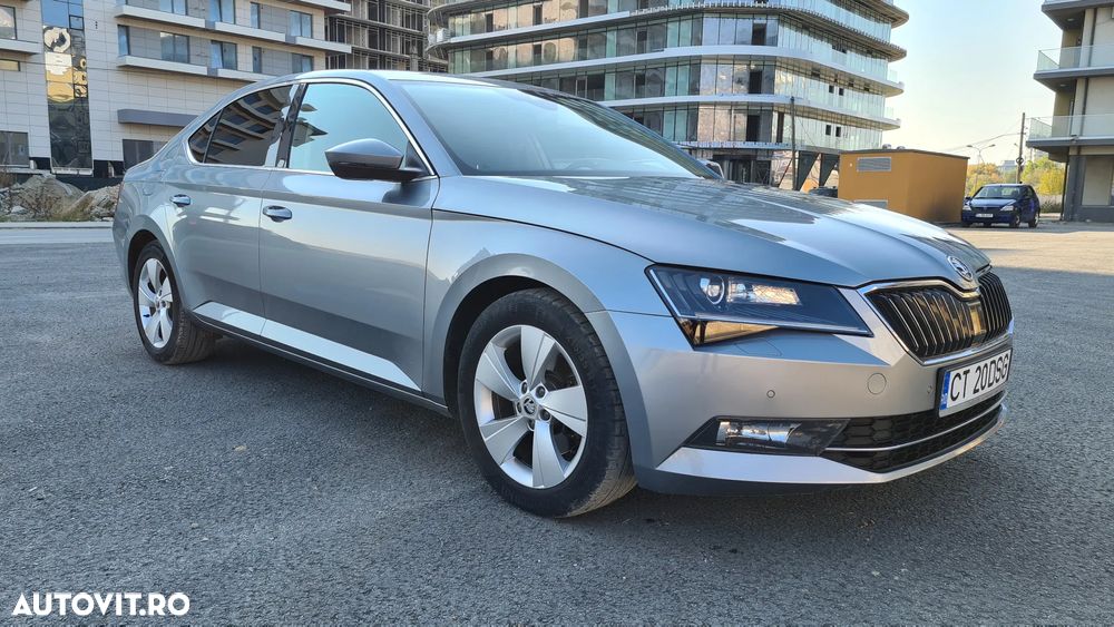 Skoda Superb 2.0 TDI DSG Ambition - 3