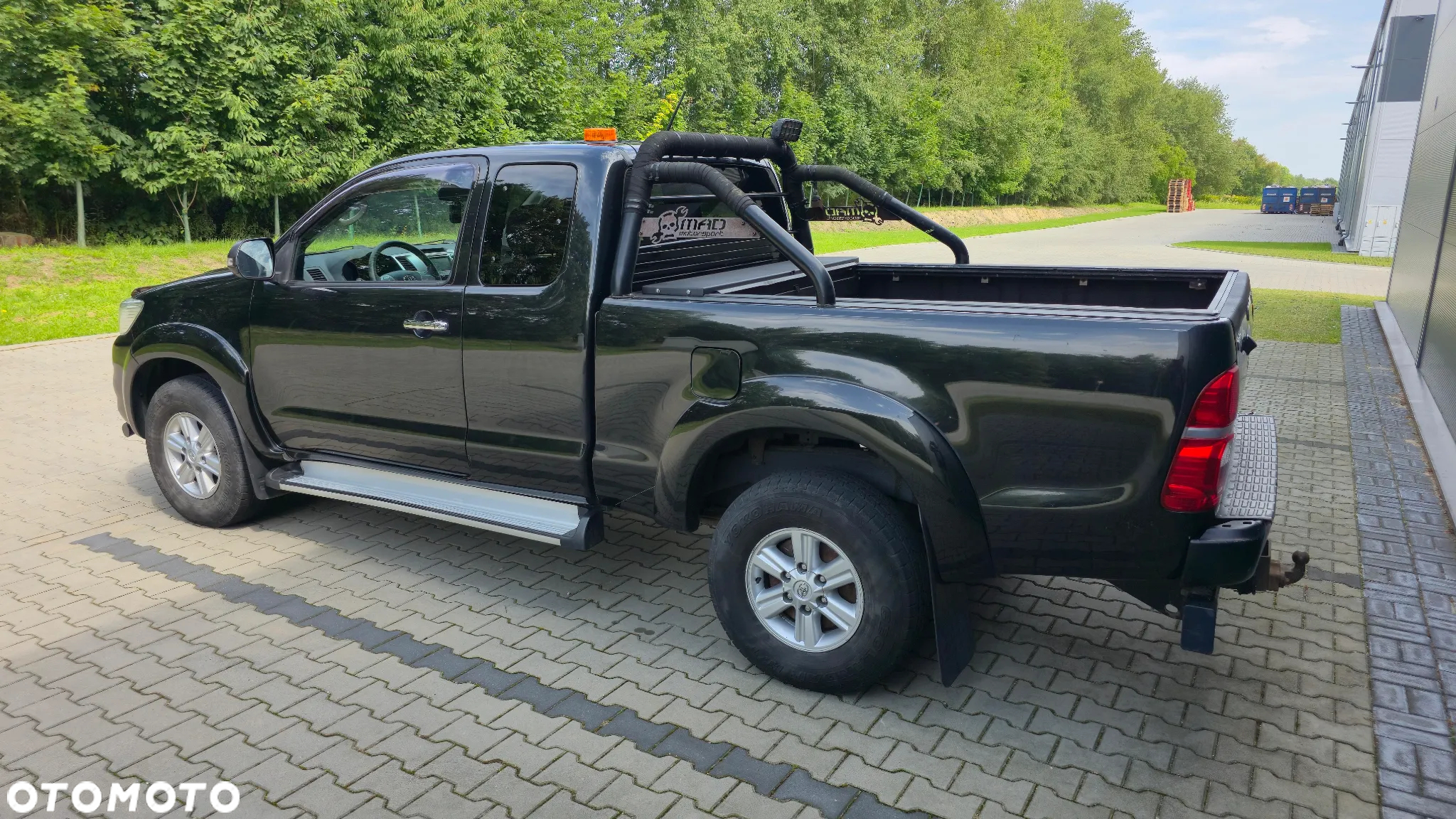 Toyota Hilux 2.5 D-4D SR - 15