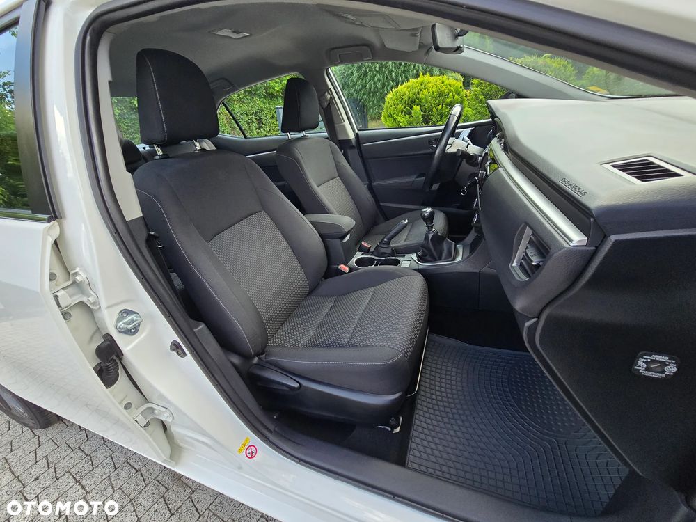 Toyota Corolla 1.6 Premium - 11