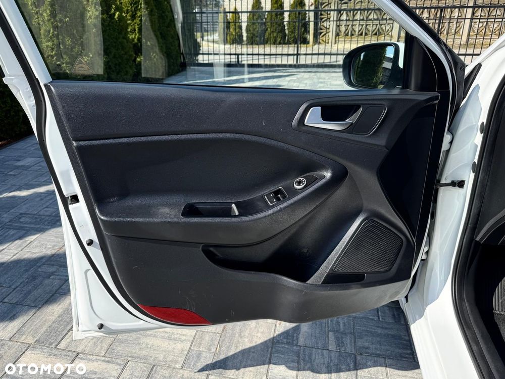 Hyundai i20 blue 1.2 Classic - 18