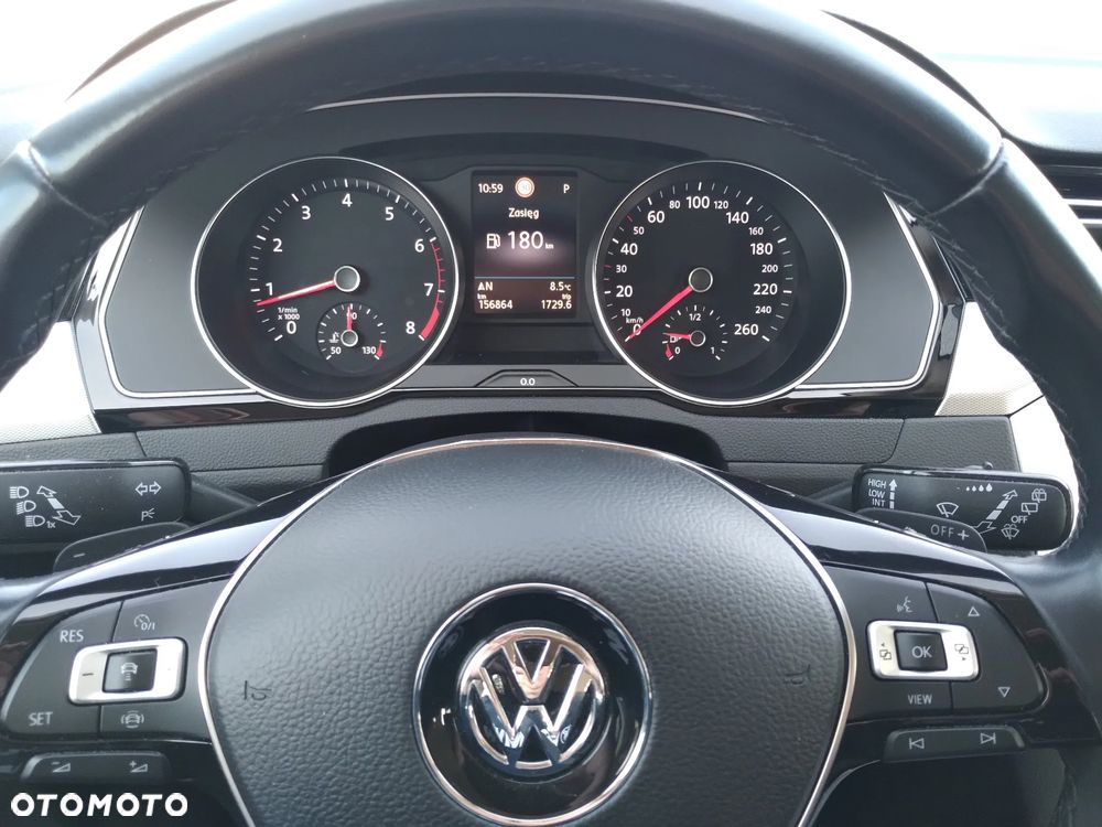 Volkswagen Passat - 6
