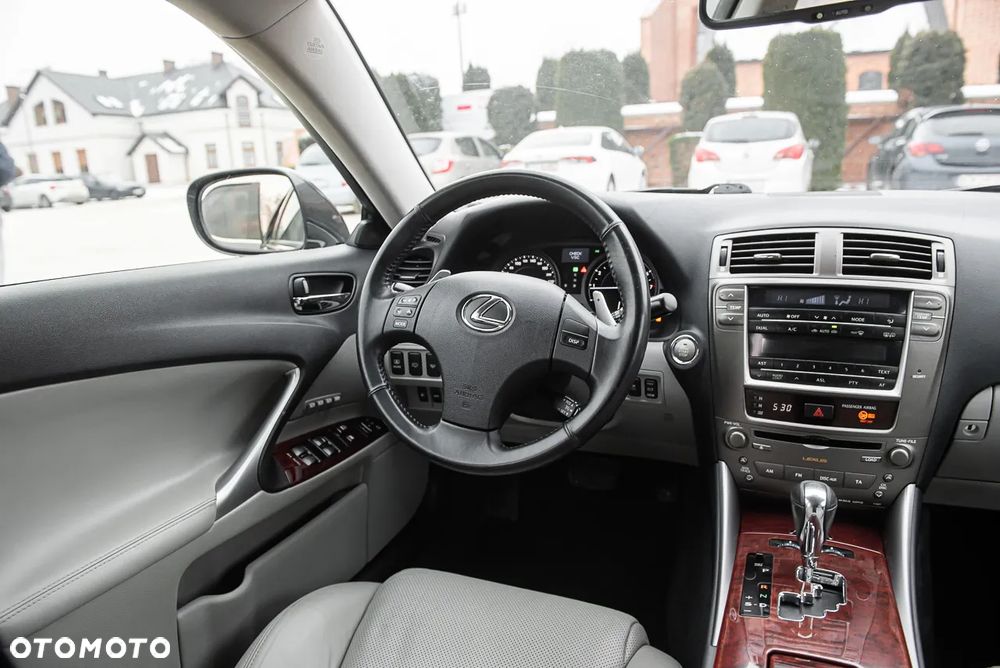 Lexus IS 250 Sport Line - 23