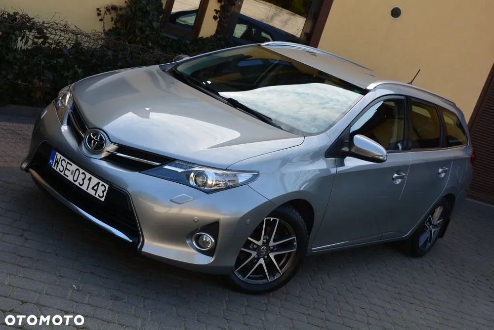 Toyota Auris 1.6 Premium Comfort - 3