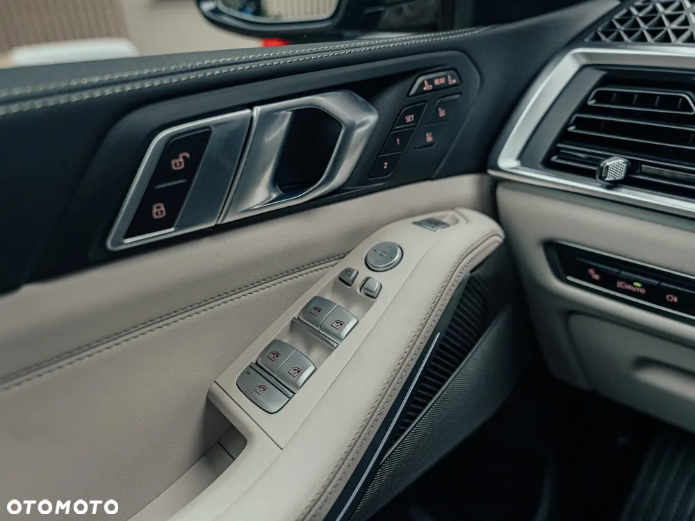 BMW X7 - 10