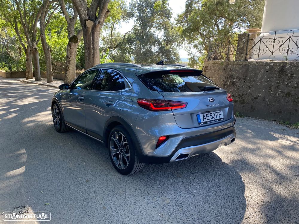 Kia XCeed 1.6 CRDi Tech+SRF - 11