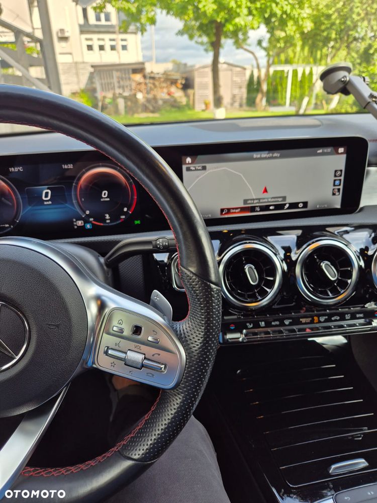 Mercedes-Benz CLA 180 AMG Line 7G-DCT - 4