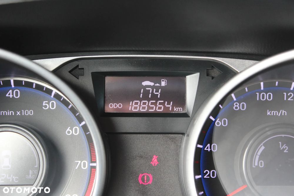Hyundai ix35 1.6 2WD Fifa World Cup Edition - 29