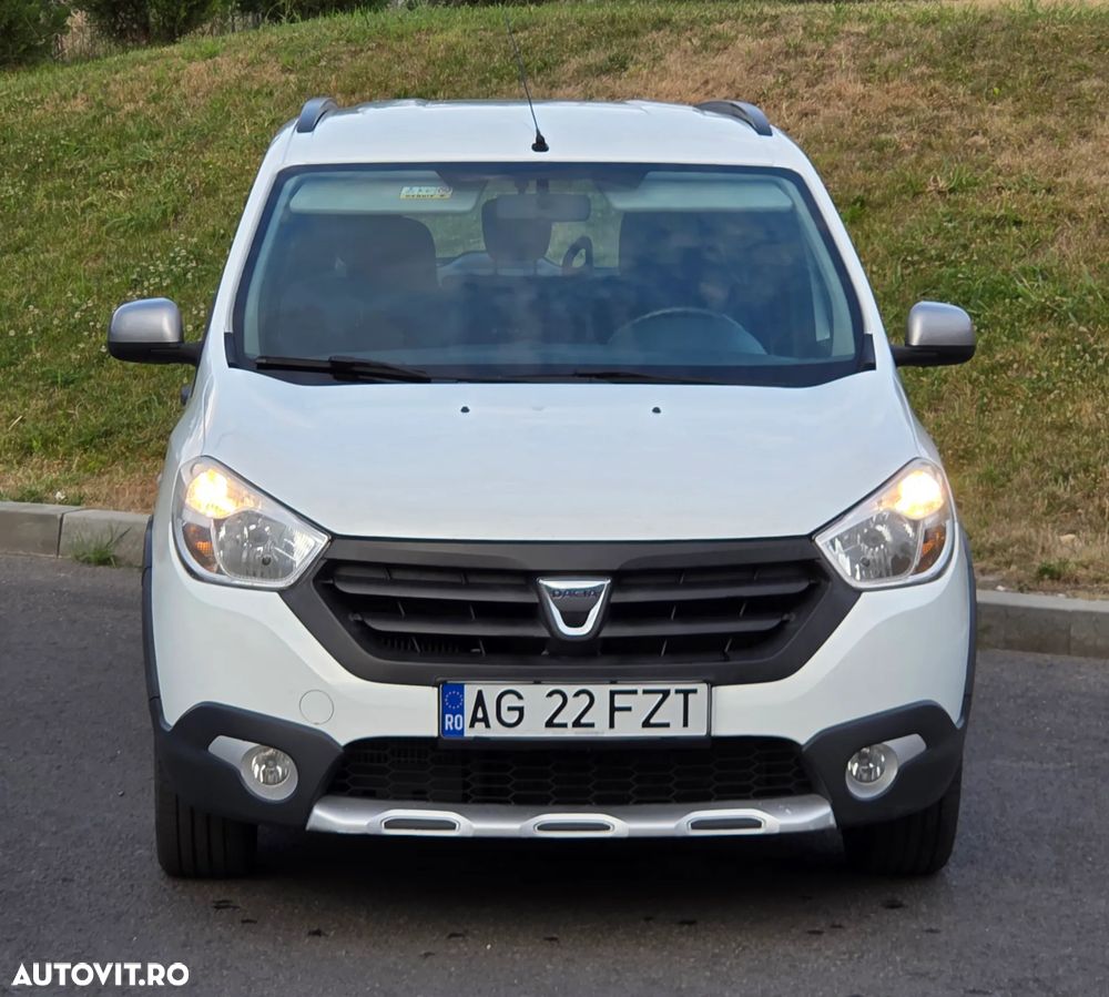 Dacia Lodgy 1.2 TCe 115 CP Stepway - 2