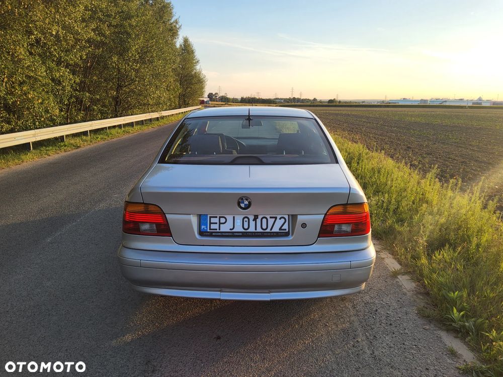 BMW Seria 5 520d - 13