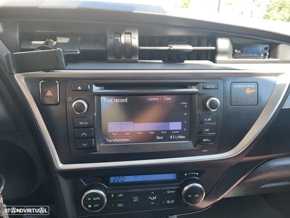 Toyota Auris Touring Sports 1.4 D-4D Com+P.Sport - 17
