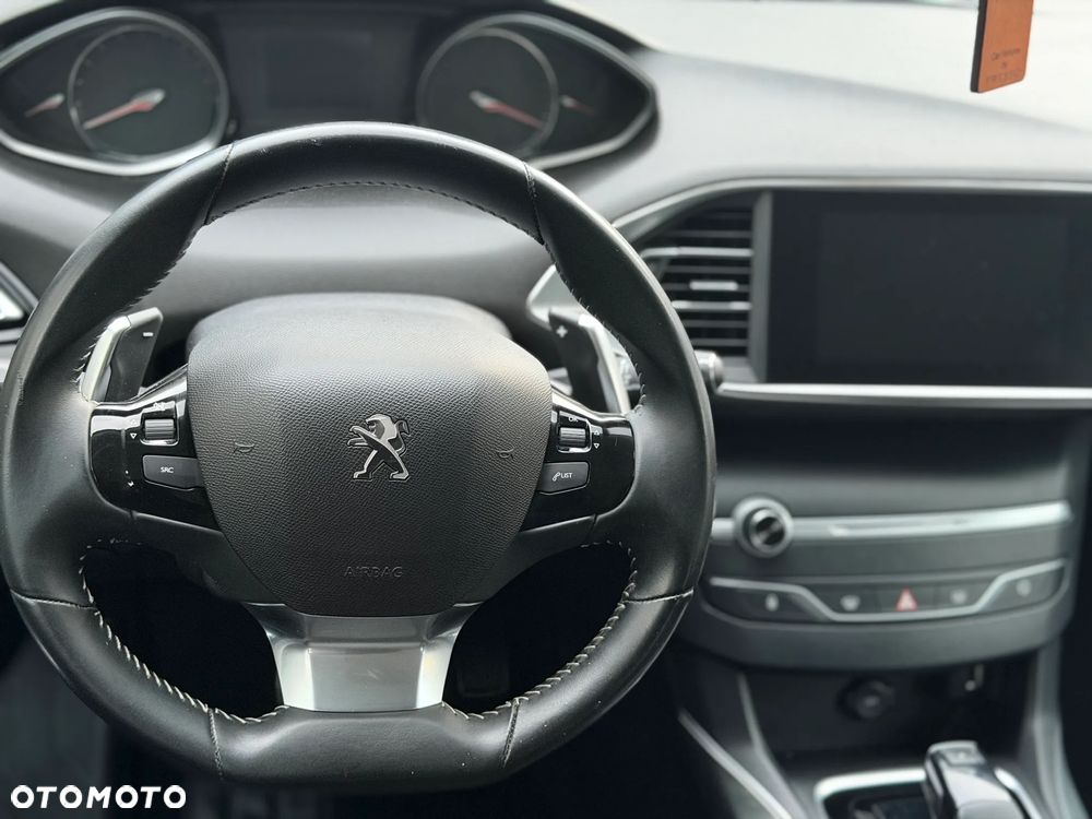 Peugeot 308 BlueHDi 130 EAT8 Business - 18
