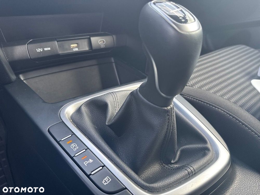 Kia Ceed 1.5 T-GDI M - 22