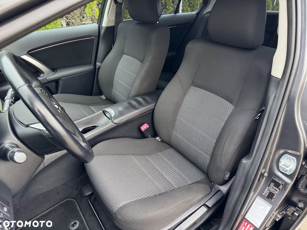 Toyota Avensis 2.0 D-4D Executive - 21