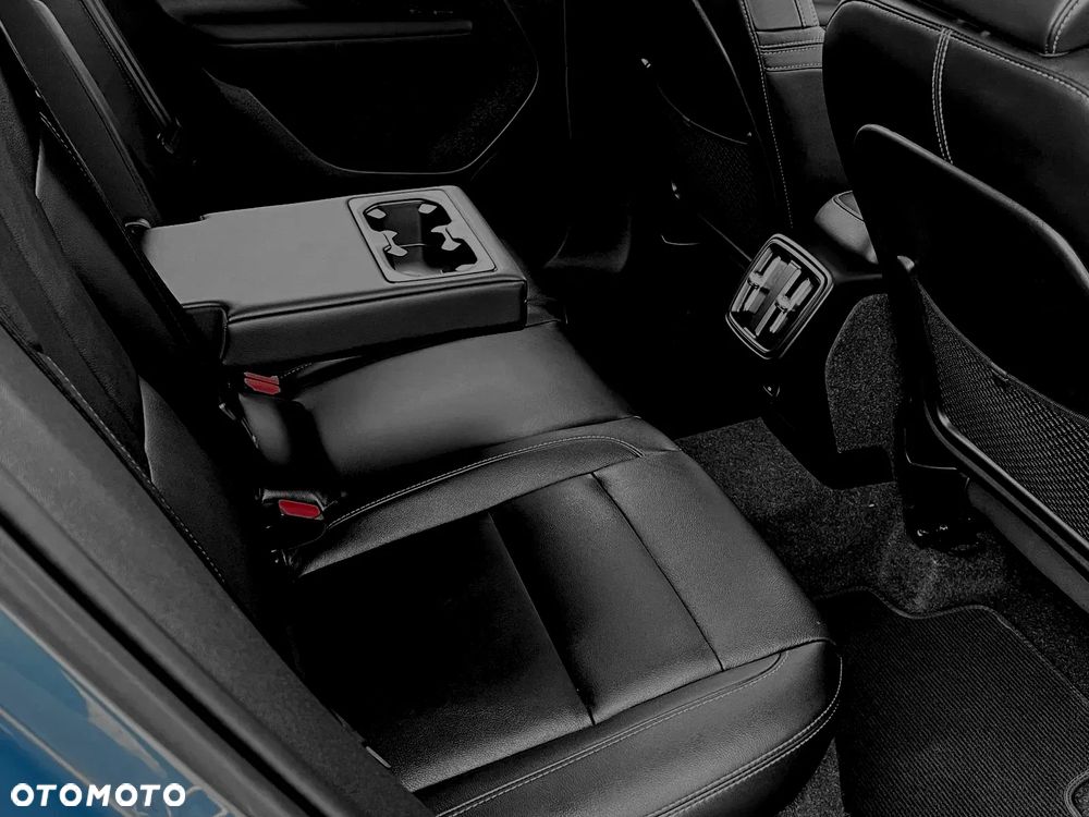 Volvo XC 40 B4 AWD Ultimate Dark - 23