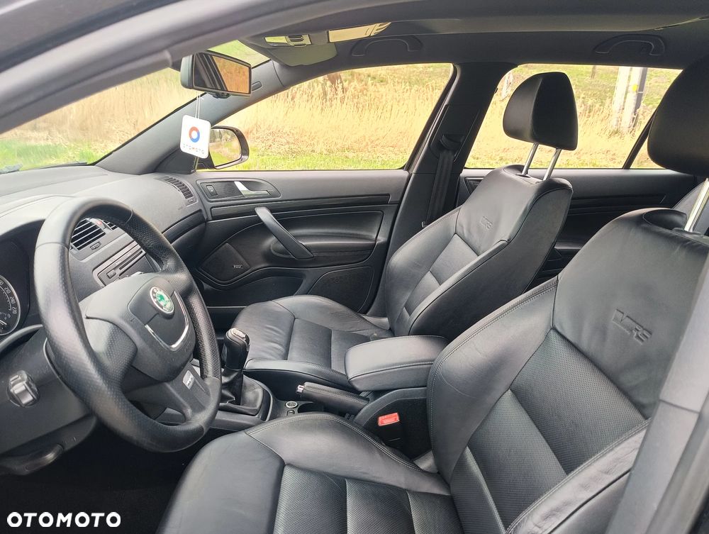 Skoda Octavia 2.0 TDI RS - 36