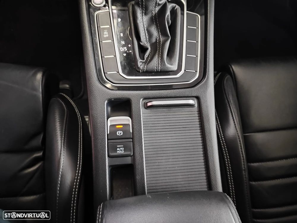 VW Passat Variant 2.0 TDi R-Line DSG - 42