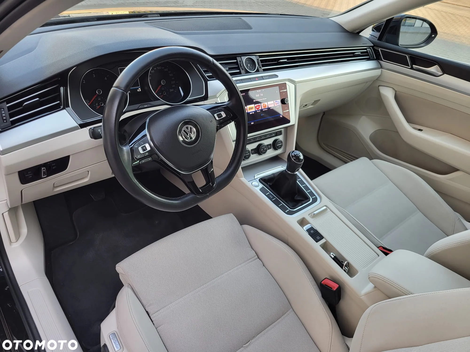 Volkswagen Passat 2.0 TDI BMT Comfortline - 10