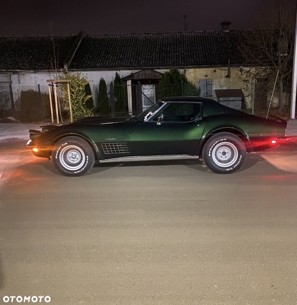 Chevrolet Corvette - 10