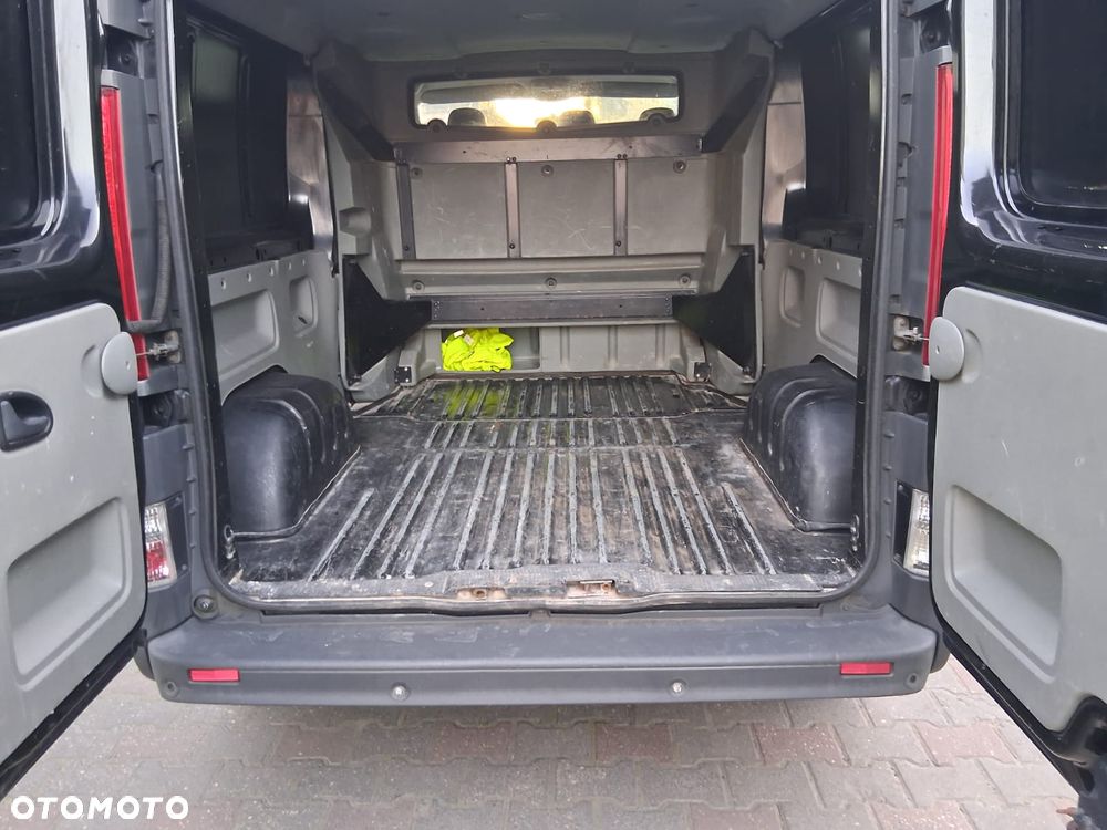 Renault Trafic - 12
