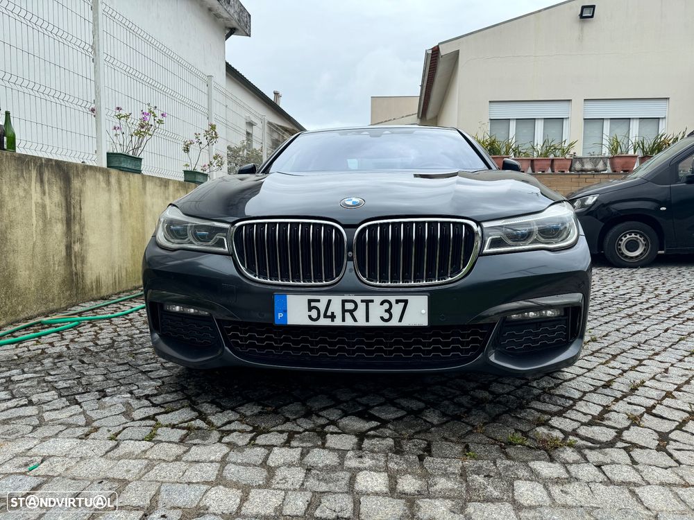 BMW 740 d xDrive Pack M - 12