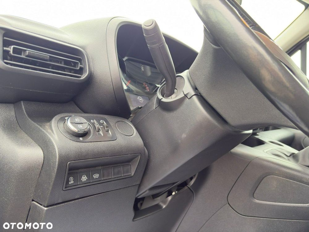 Opel Combo 1.2 Turbo S&S - 11