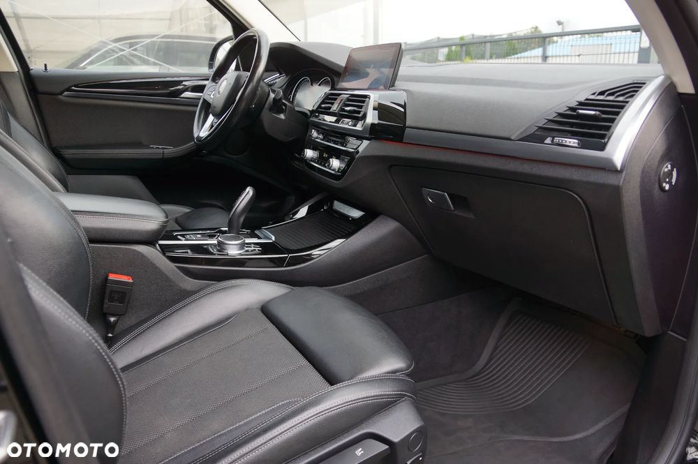 BMW X3 xDrive20d - 30