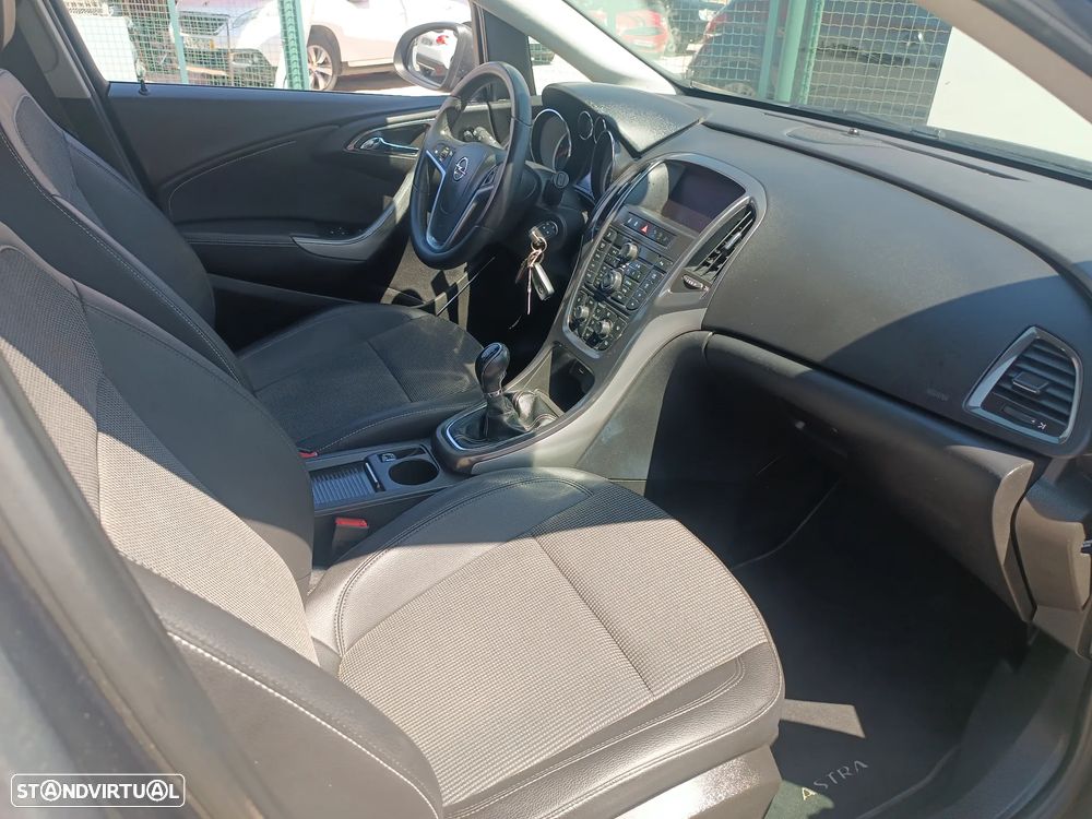 Opel Astra 1.7 CDTi Cosmo - 26