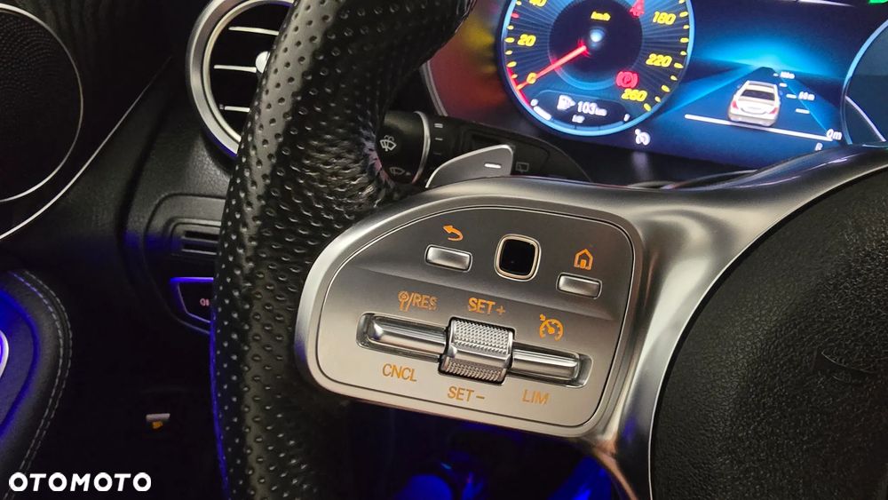 Mercedes-Benz GLC 300 d 4Matic 9G-TRONIC AMG Line Plus - 37