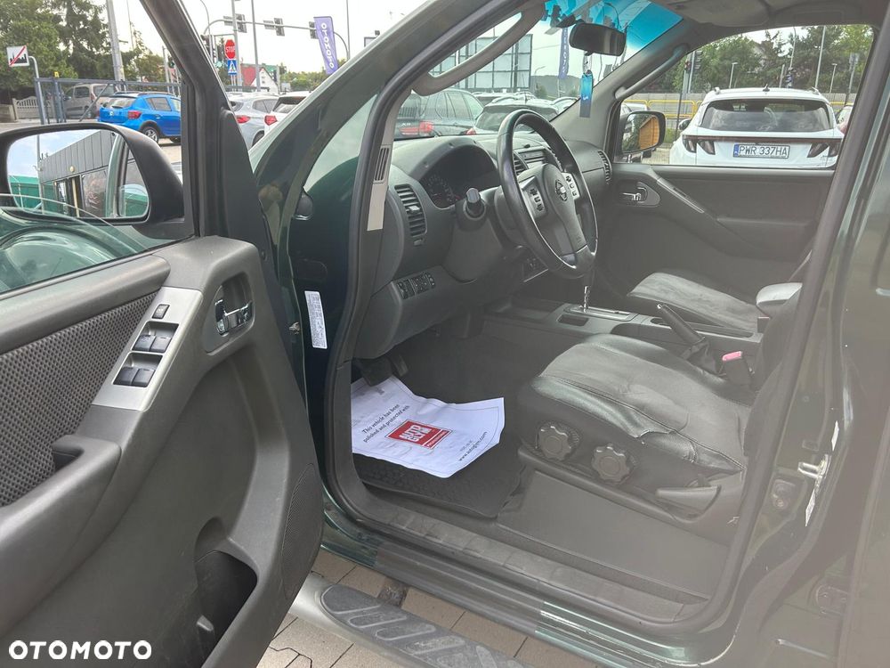 Nissan Navara 2.5 D SE - 14