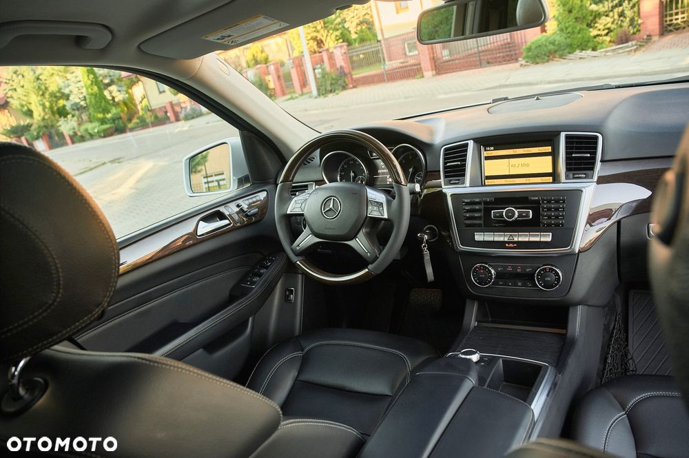 Mercedes-Benz ML 350 4Matic 7G-TRONIC - 29