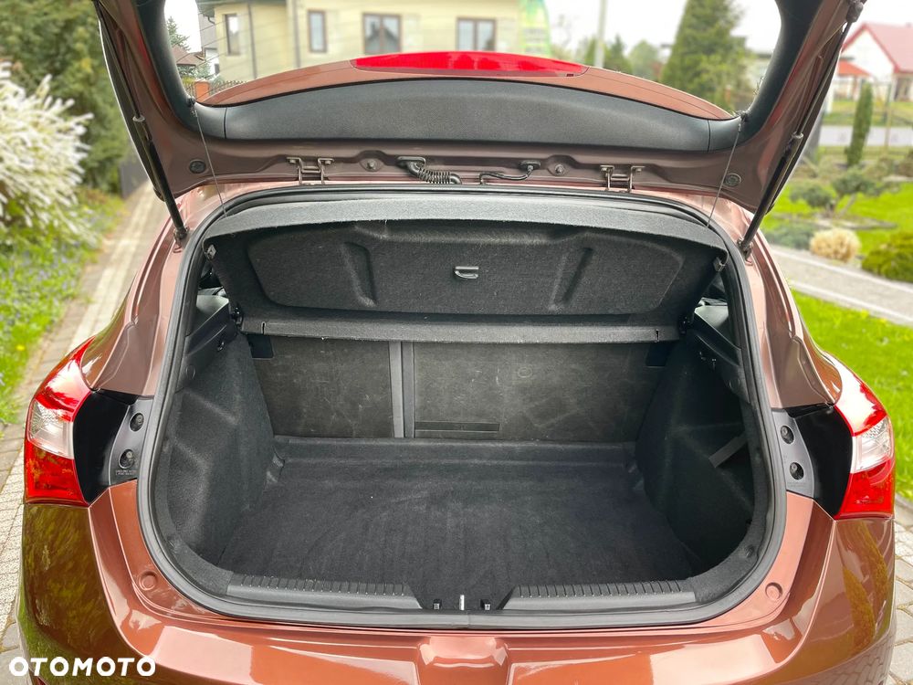 Hyundai i30 1.4 Comfort - 17