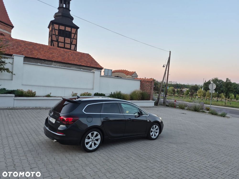 Opel Astra 2.0 BiTurbo CDTI DPF ecoFLEX SportsTourer St - 32