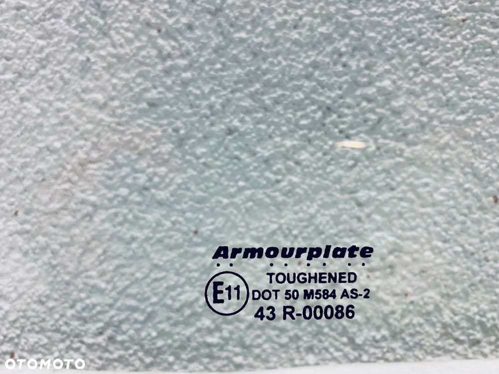 Szyba tylna NOWA NISSAN NAVARA D22 1998-2008 - 2