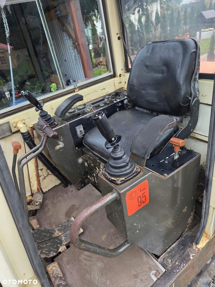Takeuchi TB 26 - 16