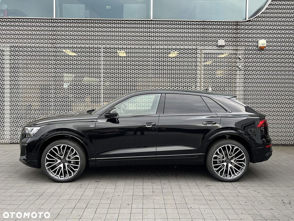 Audi Q8 - 8