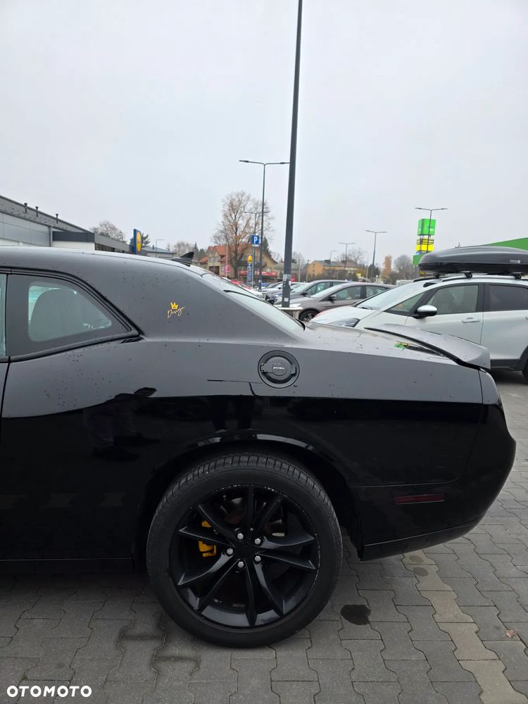 Dodge Challenger - 22