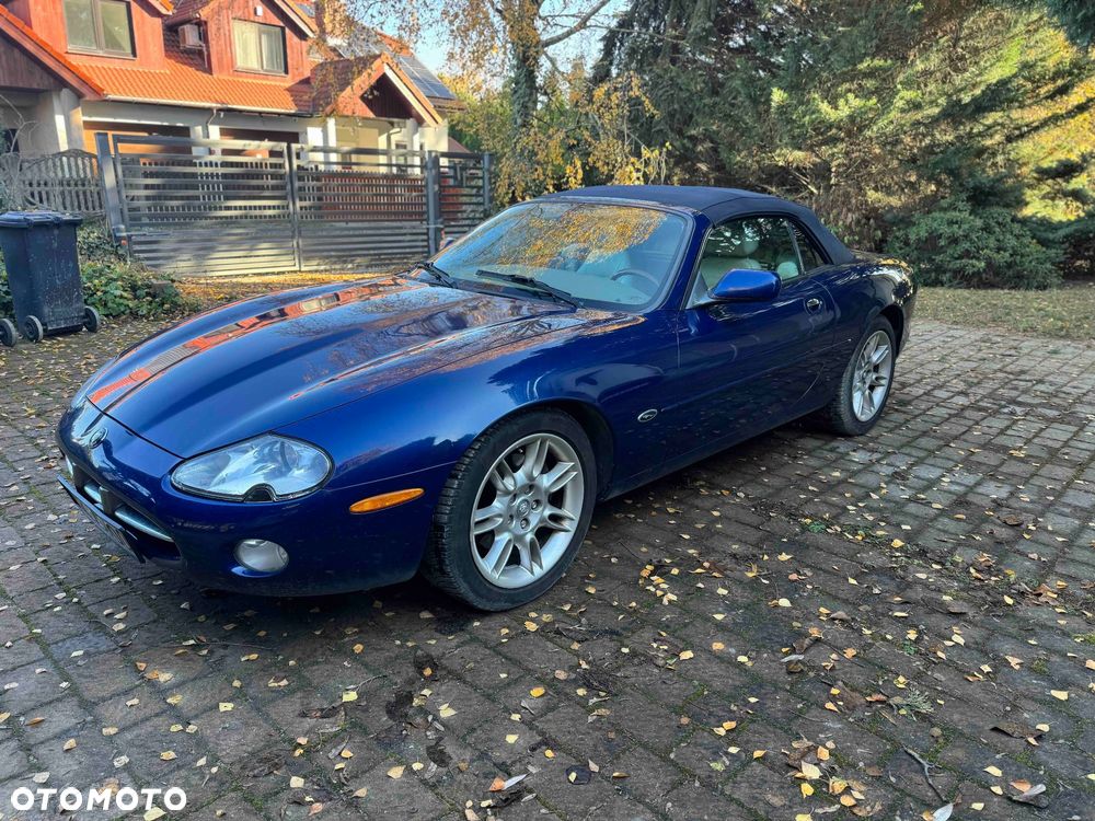 Jaguar XK8 - 1