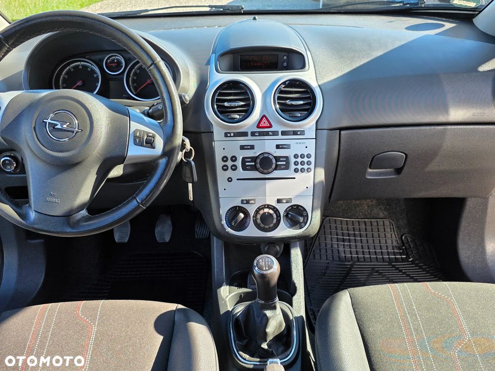 Opel Corsa 1.4 16V Cosmo - 16