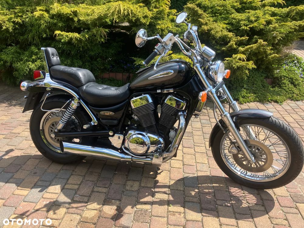 Suzuki Intruder - 2