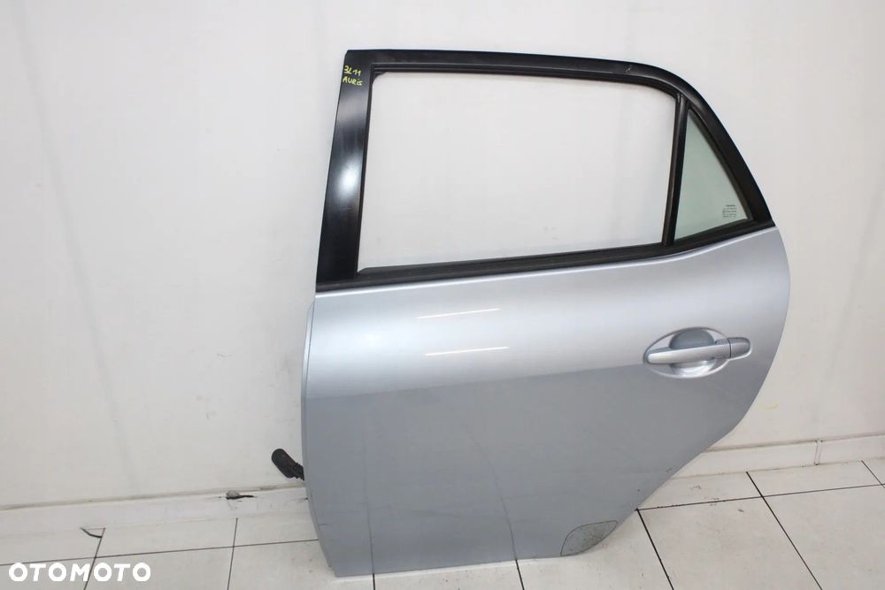 DRZWI LEWE TYLNE LEWY TYŁ TOYOTA AURIS I 2006R- 8S1 - KOD LAKIERU - 9