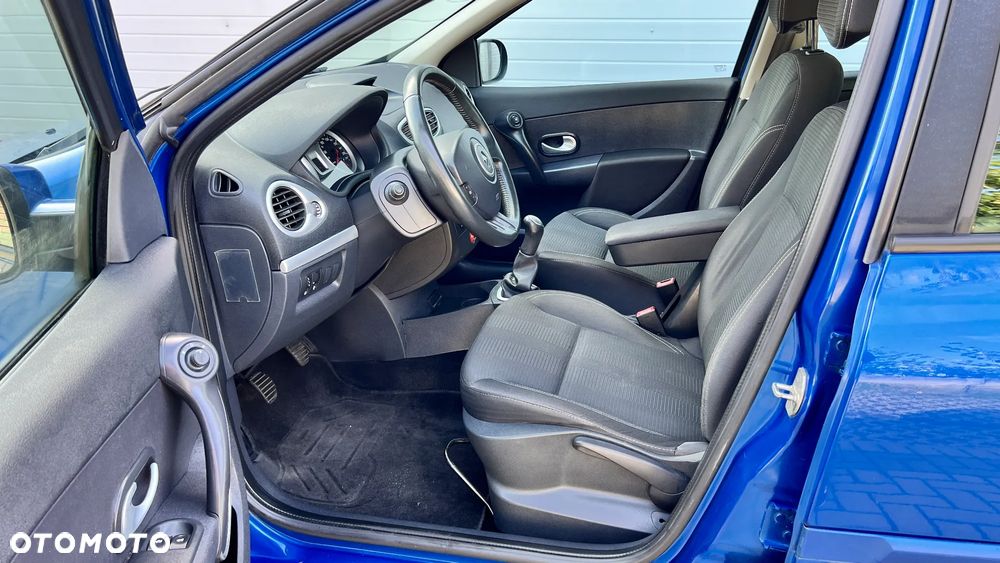 Renault Clio 1.2 16V 75 Collection - 16