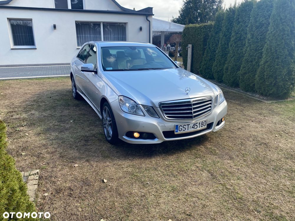 Mercedes-Benz Klasa E 220 CDI DPF BlueEFFICIENCY 7G-TRONIC Elegance - 2