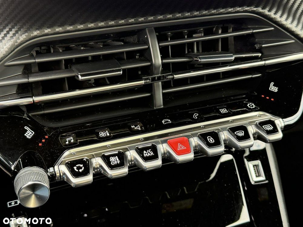 Peugeot 2008 BlueHDi 130 EAT8 GT - 28