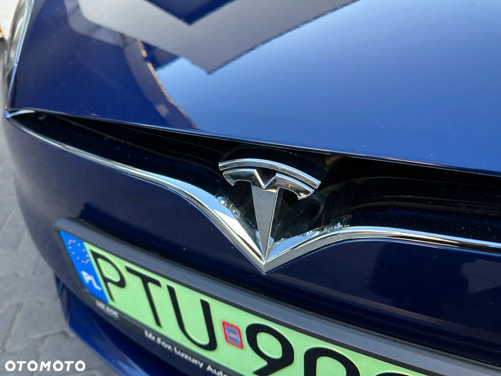 Tesla Model S - 16